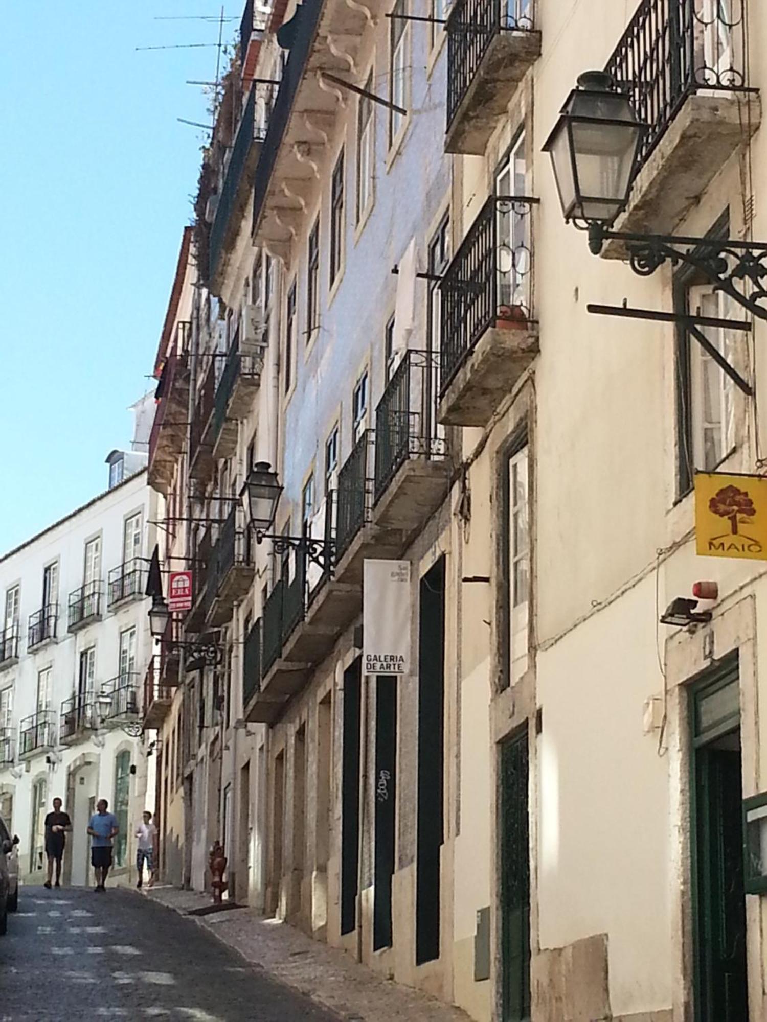 Cozy 1St Floor Flat Central Chiado District With Balconies And Ac 19Th Century Building Lissabon Buitenkant foto