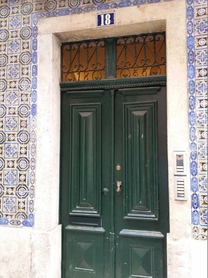 Cozy 1St Floor Flat Central Chiado District With Balconies And Ac 19Th Century Building Lissabon Buitenkant foto