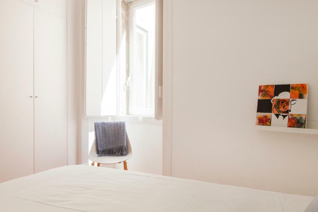 Cozy 1St Floor Flat Central Chiado District With Balconies And Ac 19Th Century Building Lissabon Buitenkant foto